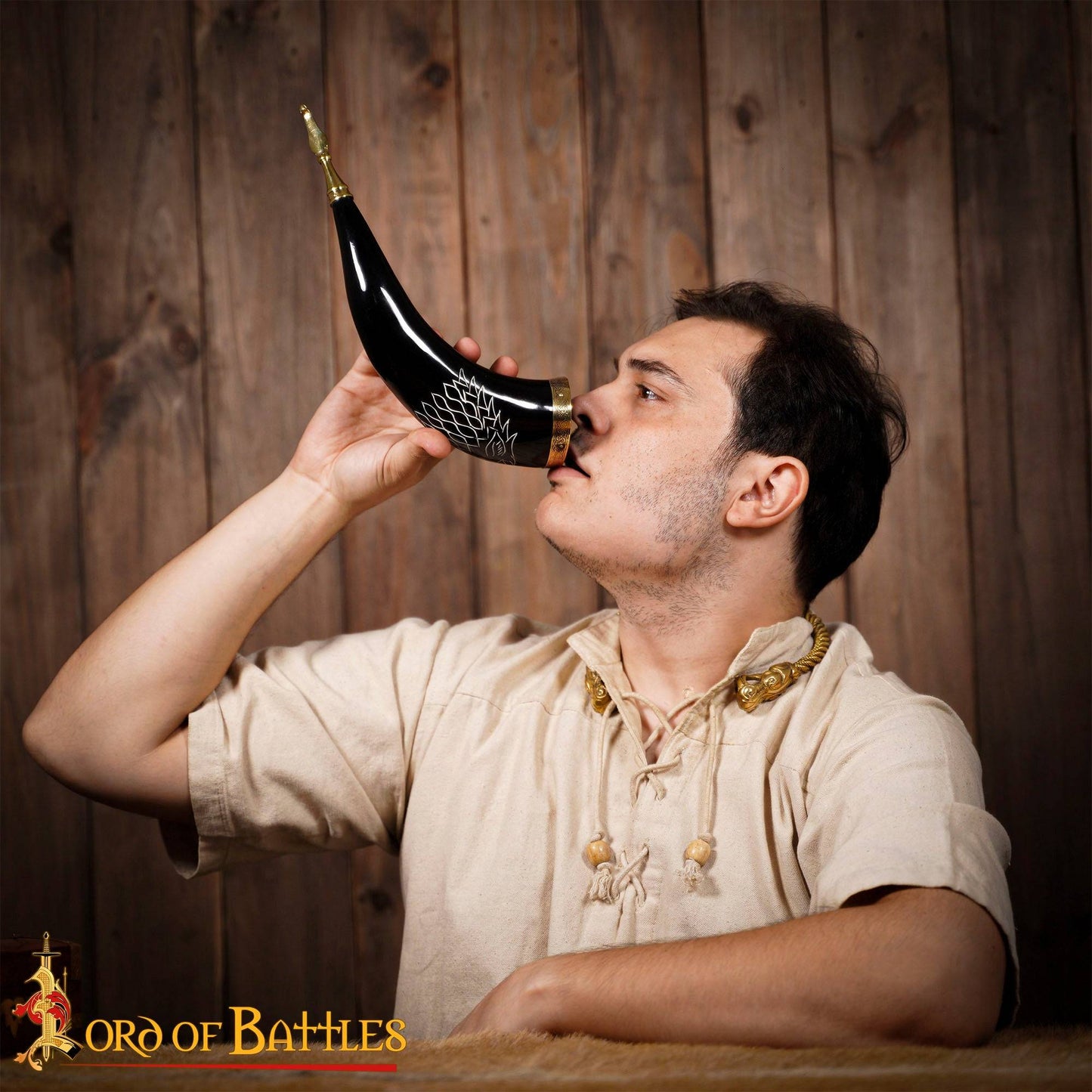 Corne à boire à pointe en laiton avec motif Fenrir