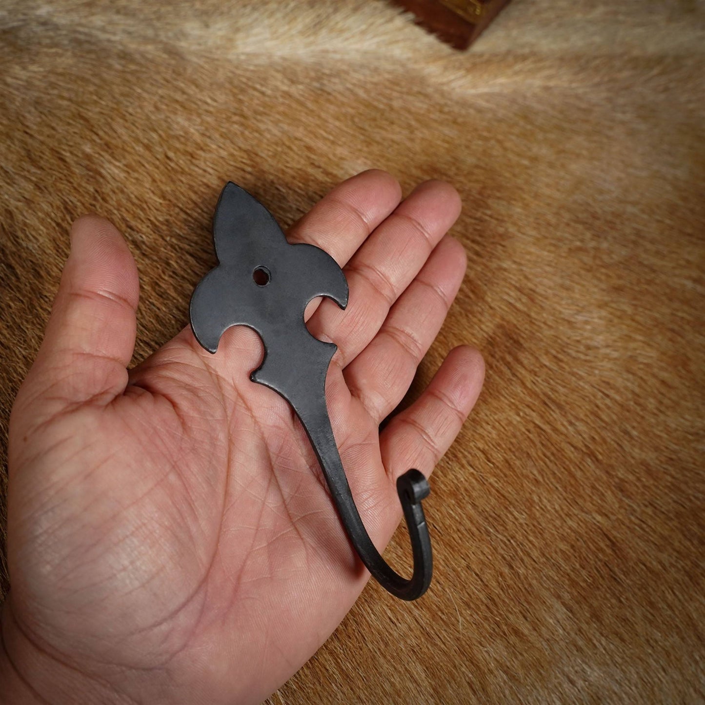 Fleur-de-Lis Cast Iron Wall Hook (Set of 2)