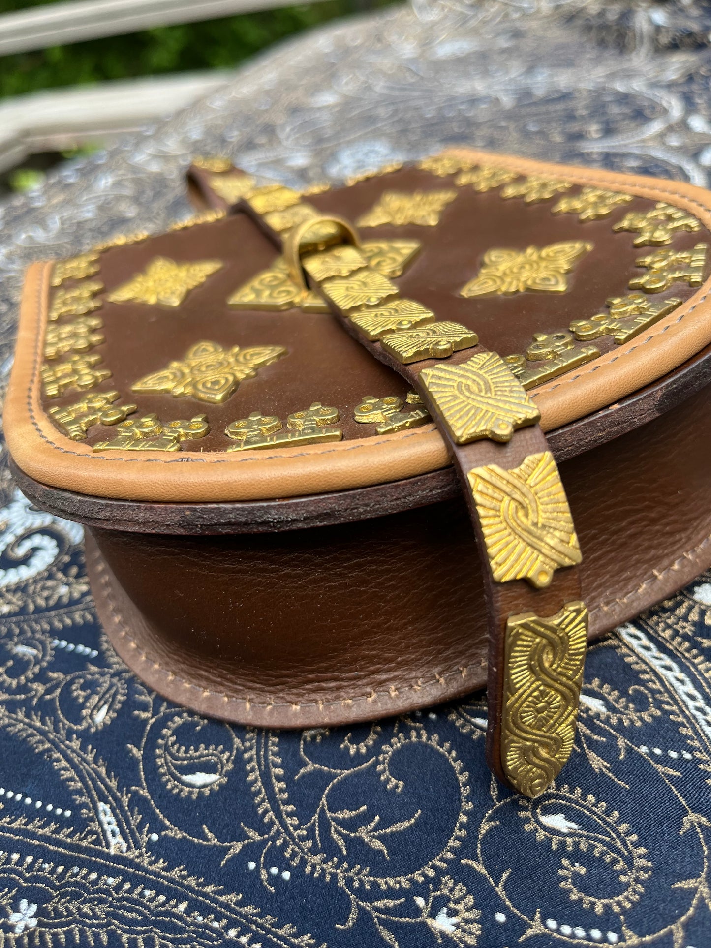 Pochette de ceinture en cuir avec bascule en corne - Authentique Médiéval