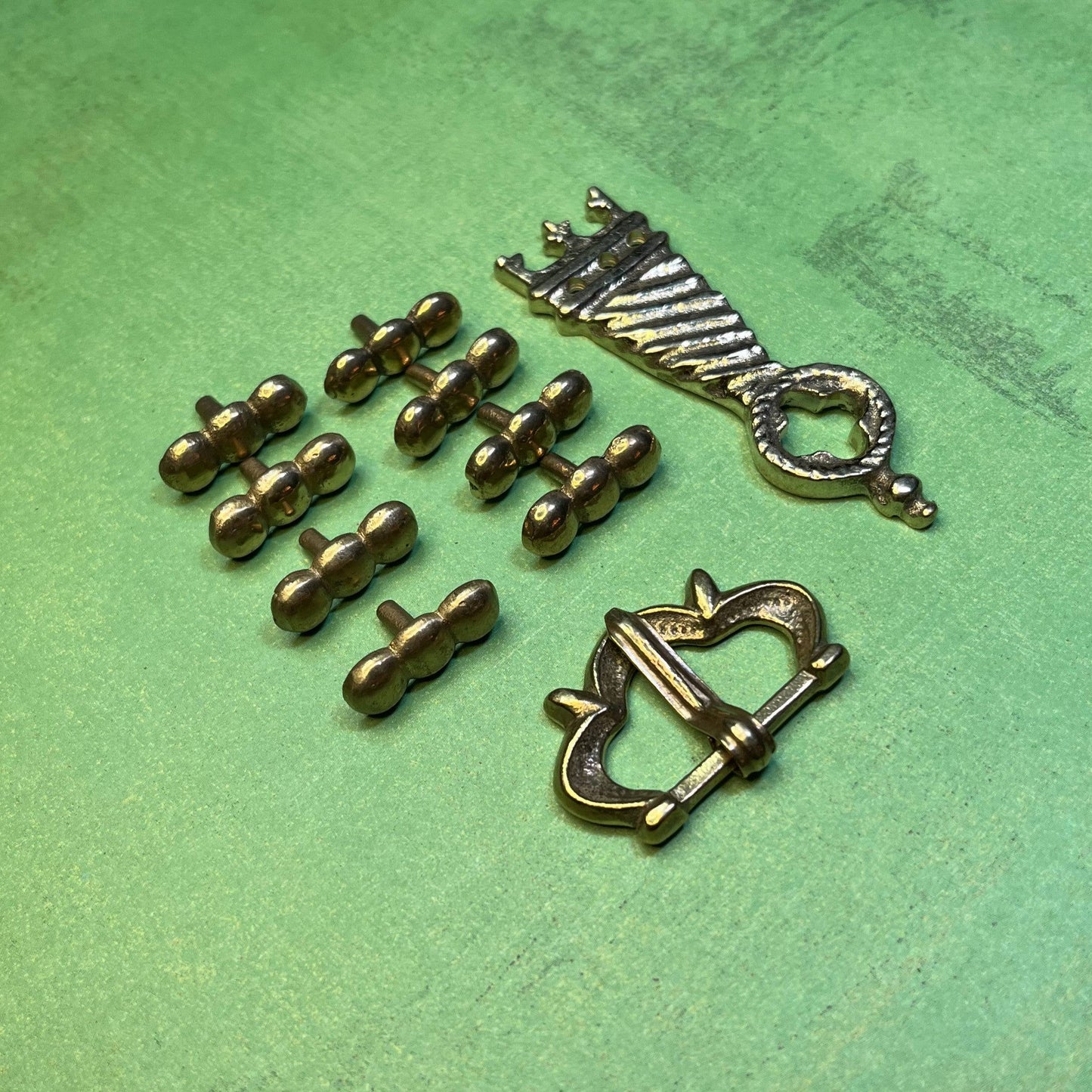 Ensemble de montage de ceinture médiévale - Supports à billes et extrémité de sangle Quatrefoil - Bundle de ceinture