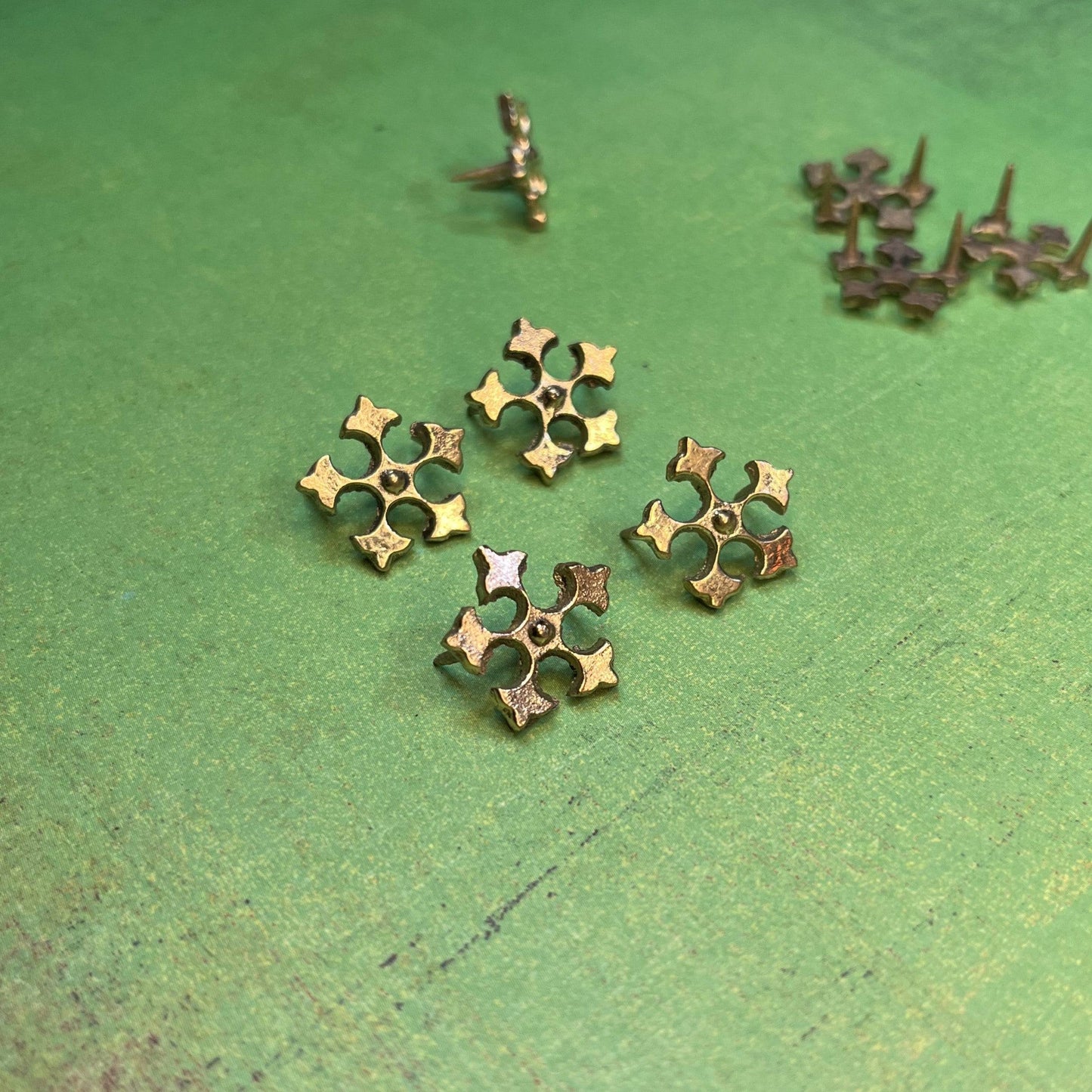 Ensemble de montage de ceinture médiévale - Flocons de neige et extrémité de sangle quadrilobe - Ensemble de ceinture de vacances