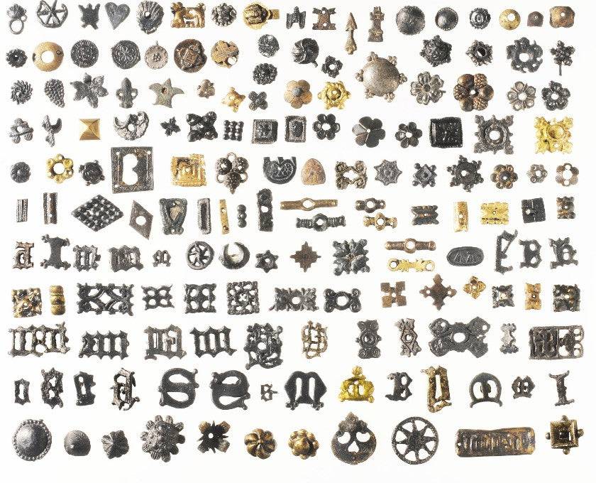 Round Medieval Brass Studs - 8 petals round flowers