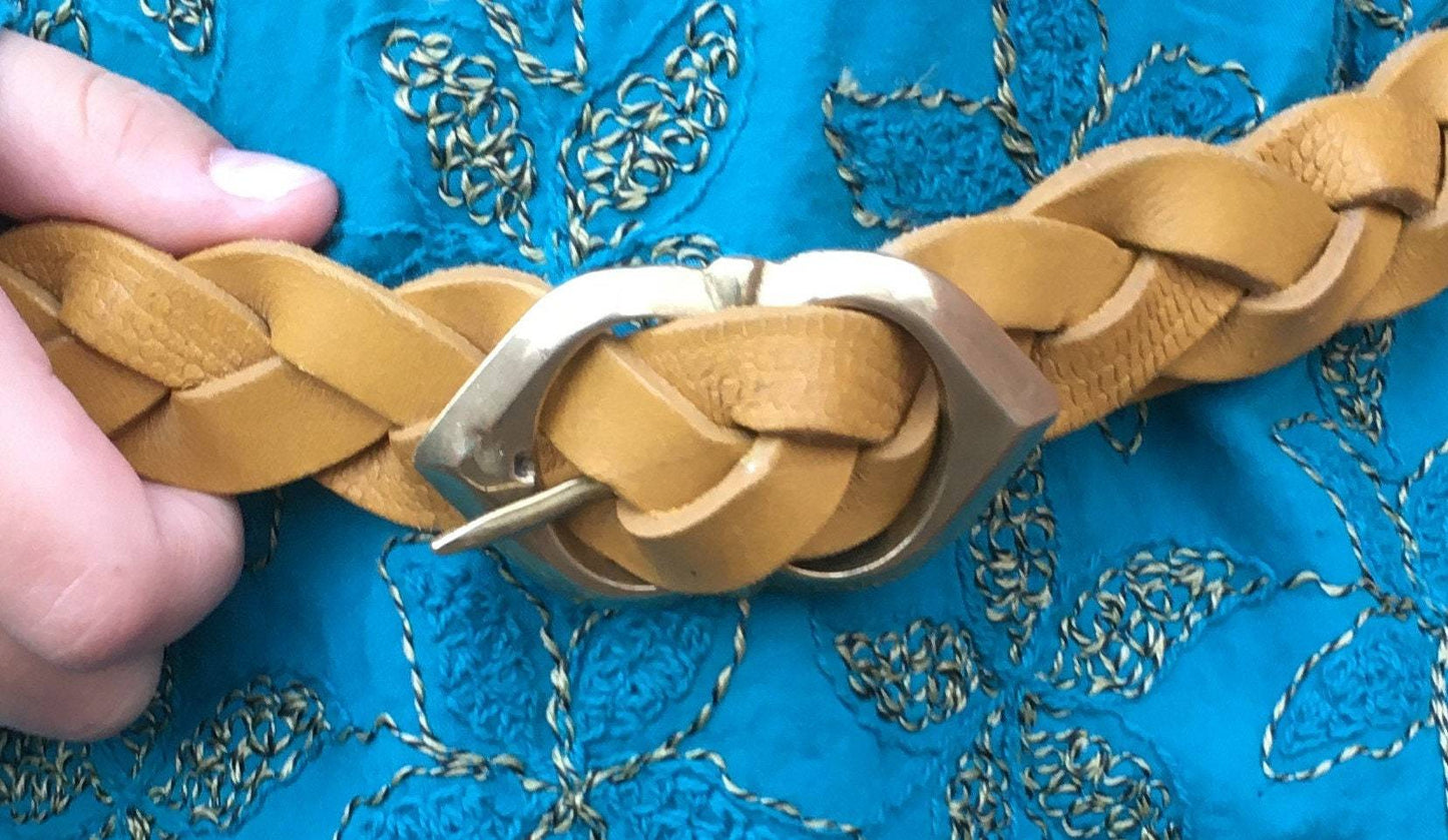 Silver Buckle Medieval Style (3 sizes) (set of 2)