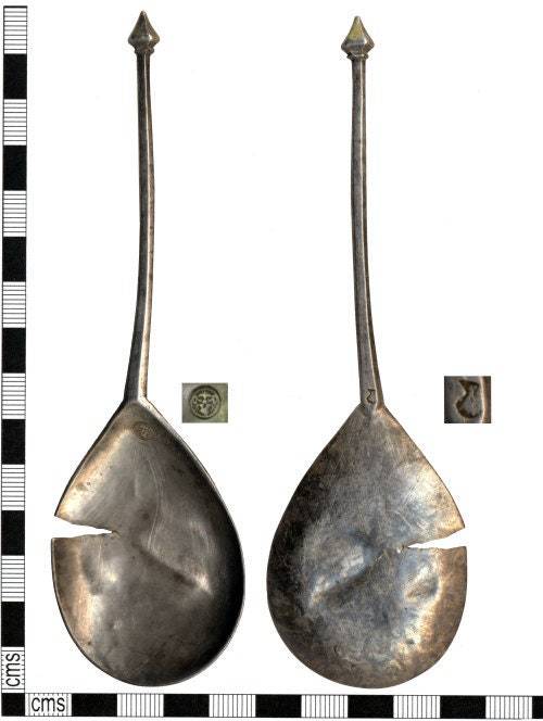 Ensemble cuillère et fourchette en or médiéval