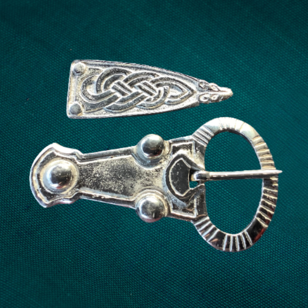 Boucle et sangle anglo-saxonnes, boucle franque