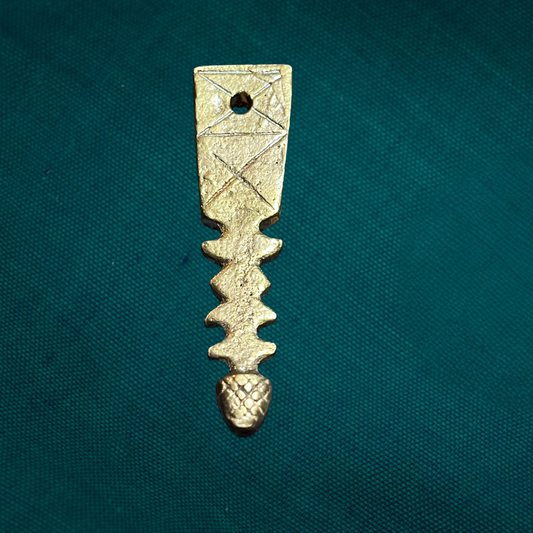 Extrémité de la sangle avec gland médiéval étroit