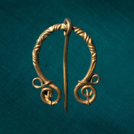 Broche médiévale fantastique penannulaire