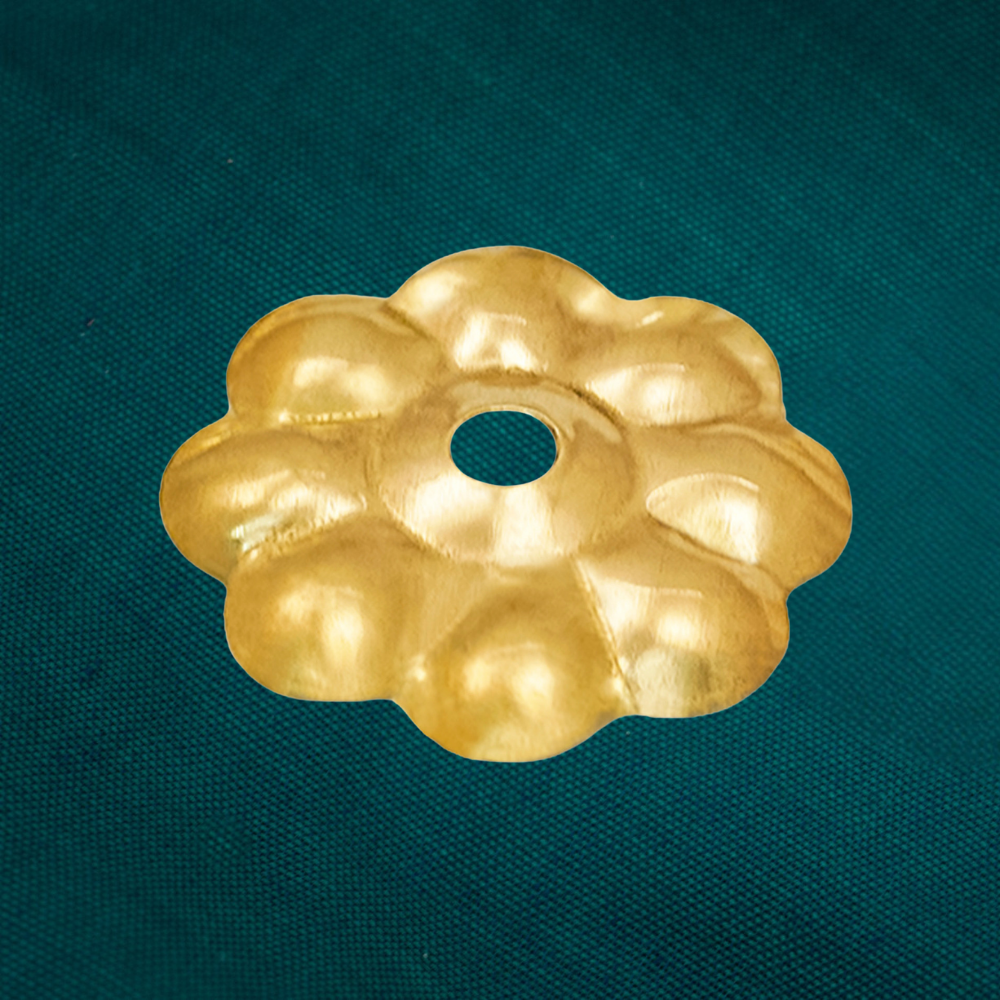 Round Medieval Brass Studs - 8 petals round flowers