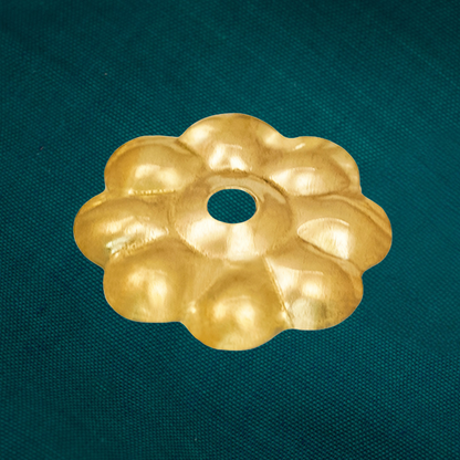 Round Medieval Brass Studs - 8 petals round flowers