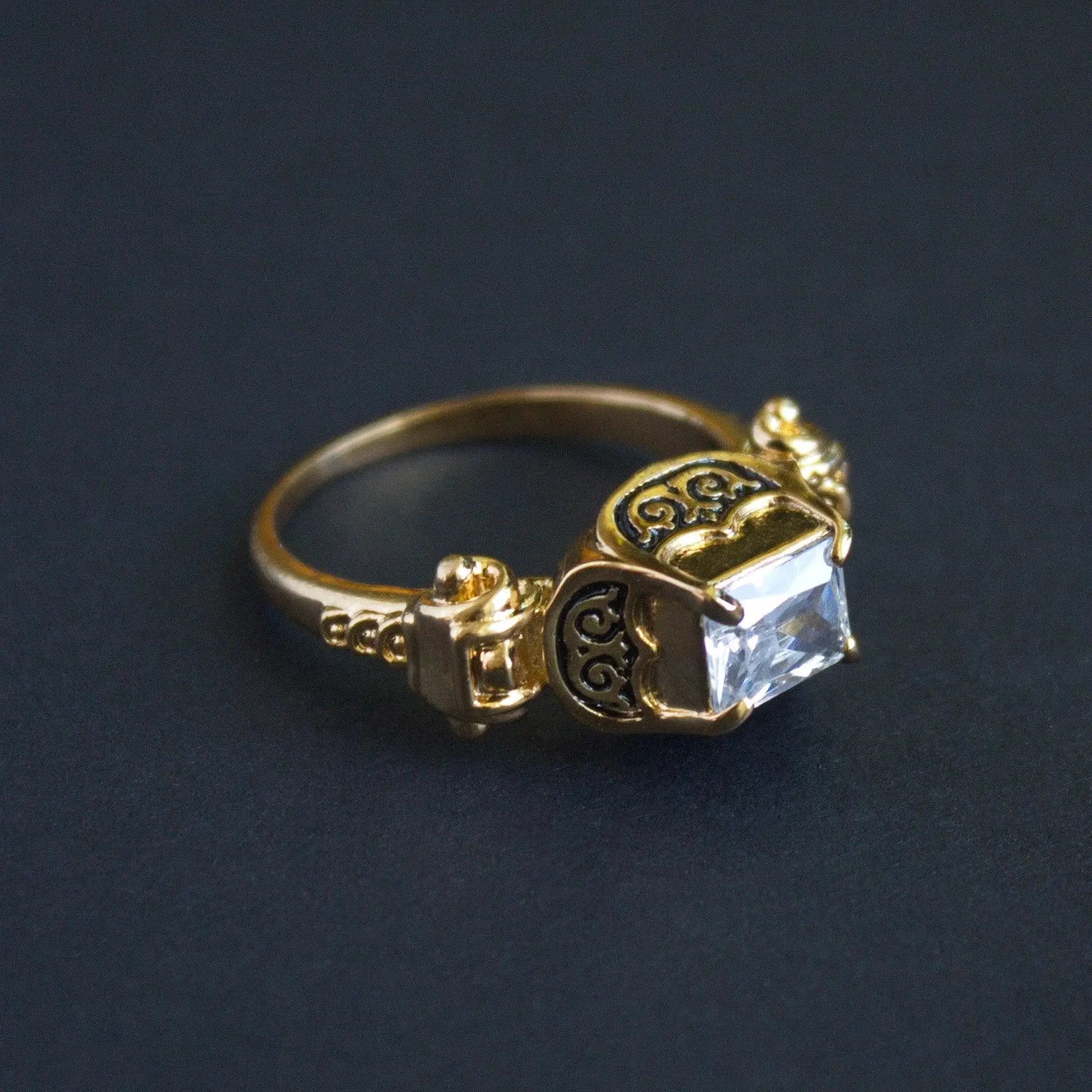 Elizabethan Ring with Table-cut Clear Gem – Reliquaria Medieval