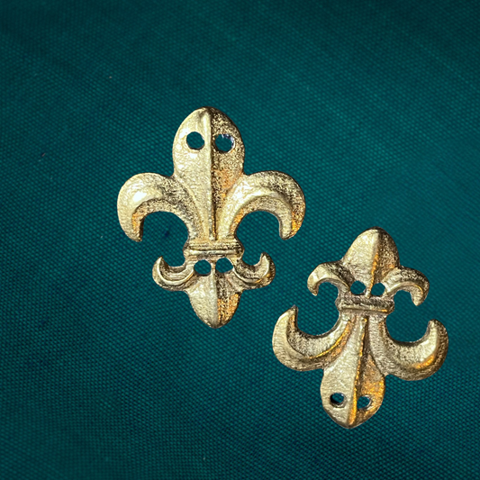 Grands supports de ceinture Fleur de Lys (set-4) - pour coudre sur des chapeaux, ceintures, sacs à main