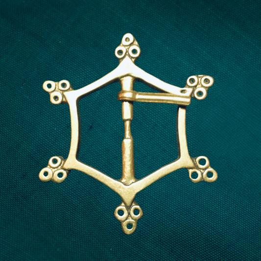 Grande boucle médiévale en laiton - Sexfoil