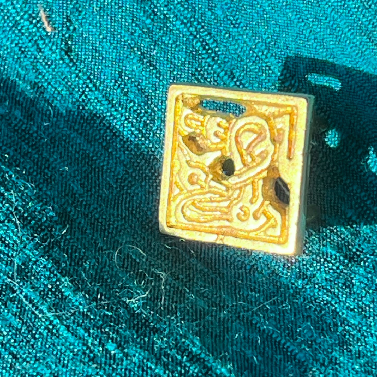 Clous médiévaux ronds en laiton - 8 pétales de fleurs rondes