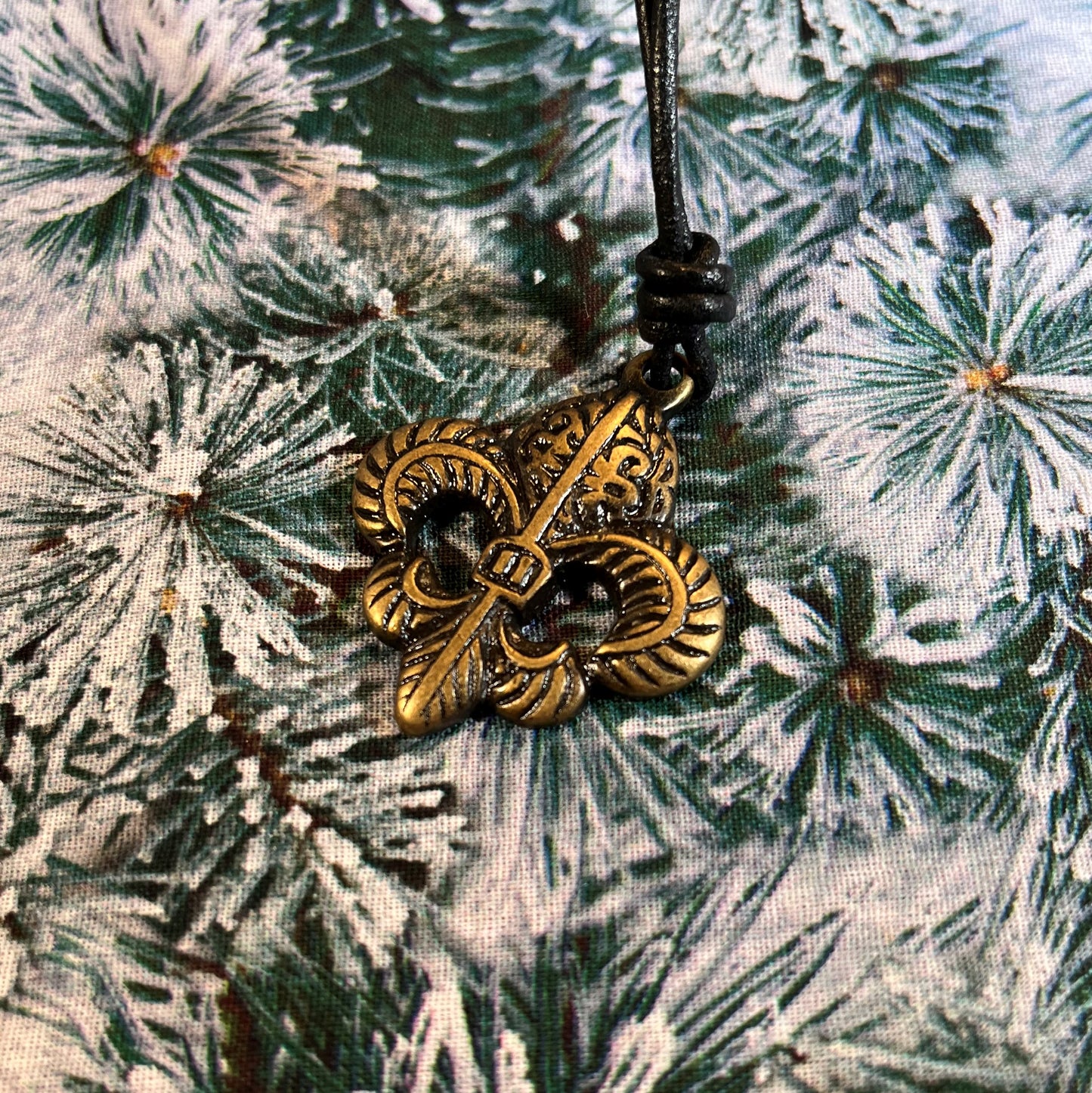 Fleur-de-Lys necklace