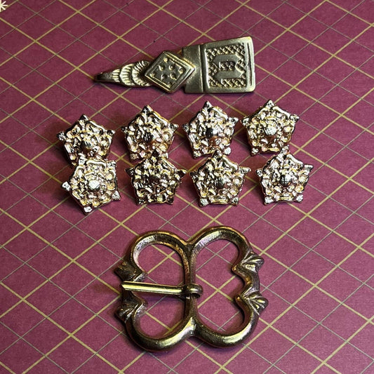 Ensemble de raccords de ceinture médiévale - Boucle carrée et roses - Ensemble de ceintures de vacances