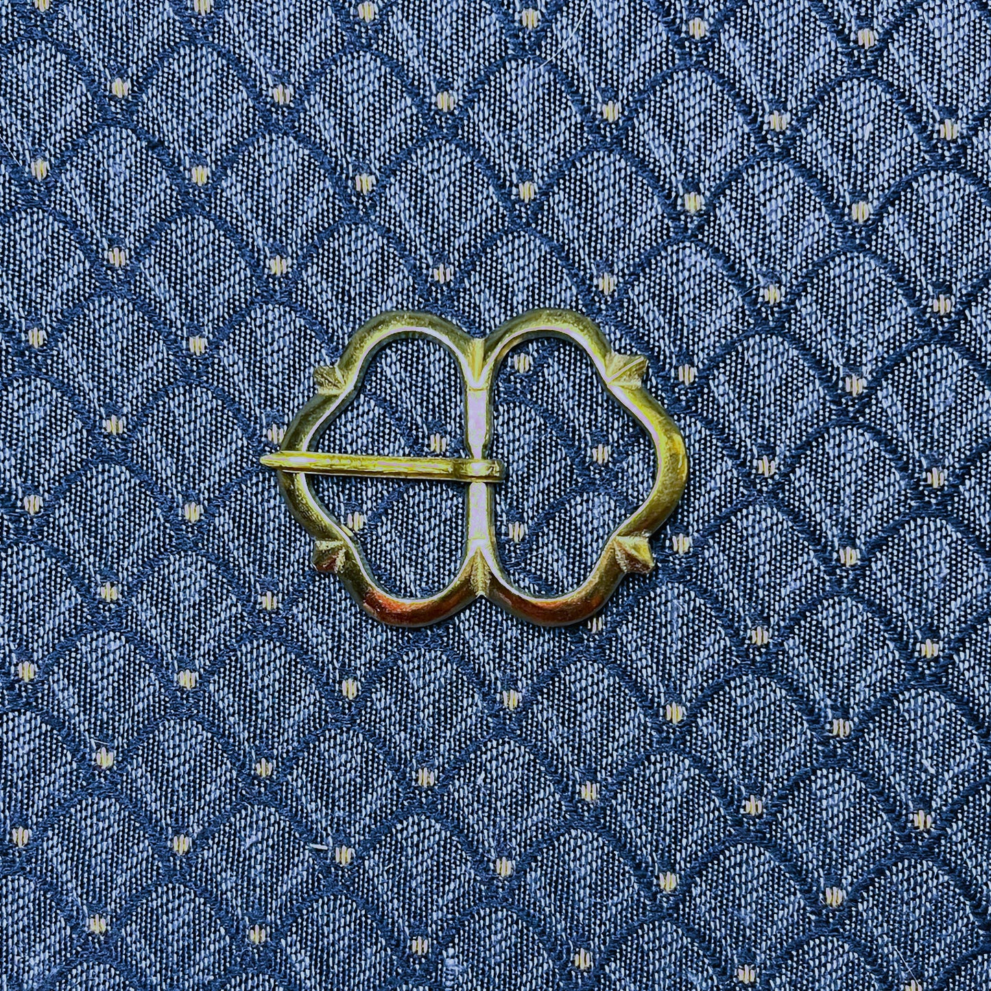 Medieval Spectacle Buckle - Wide Trefoil D-shaped Buckle
