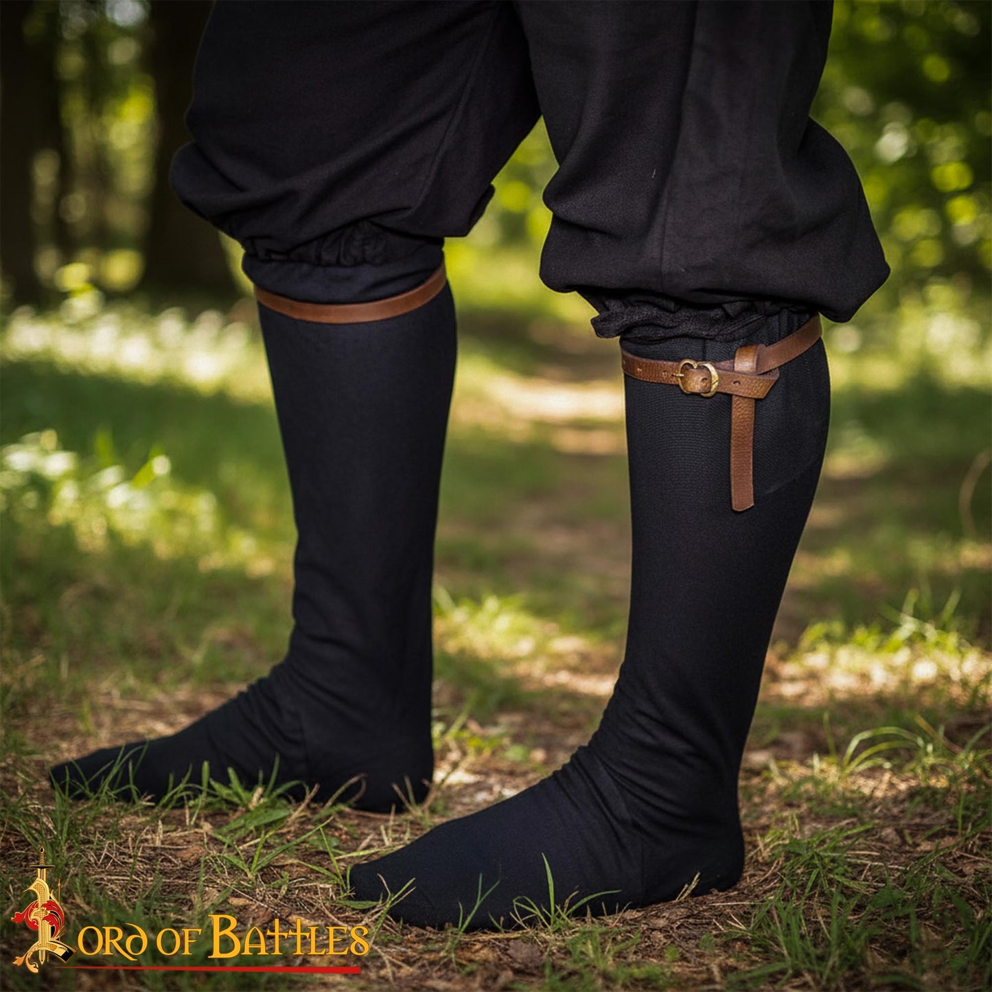 Jarretières en cuir vert pour bas médiévaux