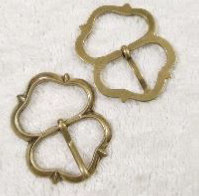 Medieval Spectacle Buckle - Wide Trefoil D-shaped Buckle