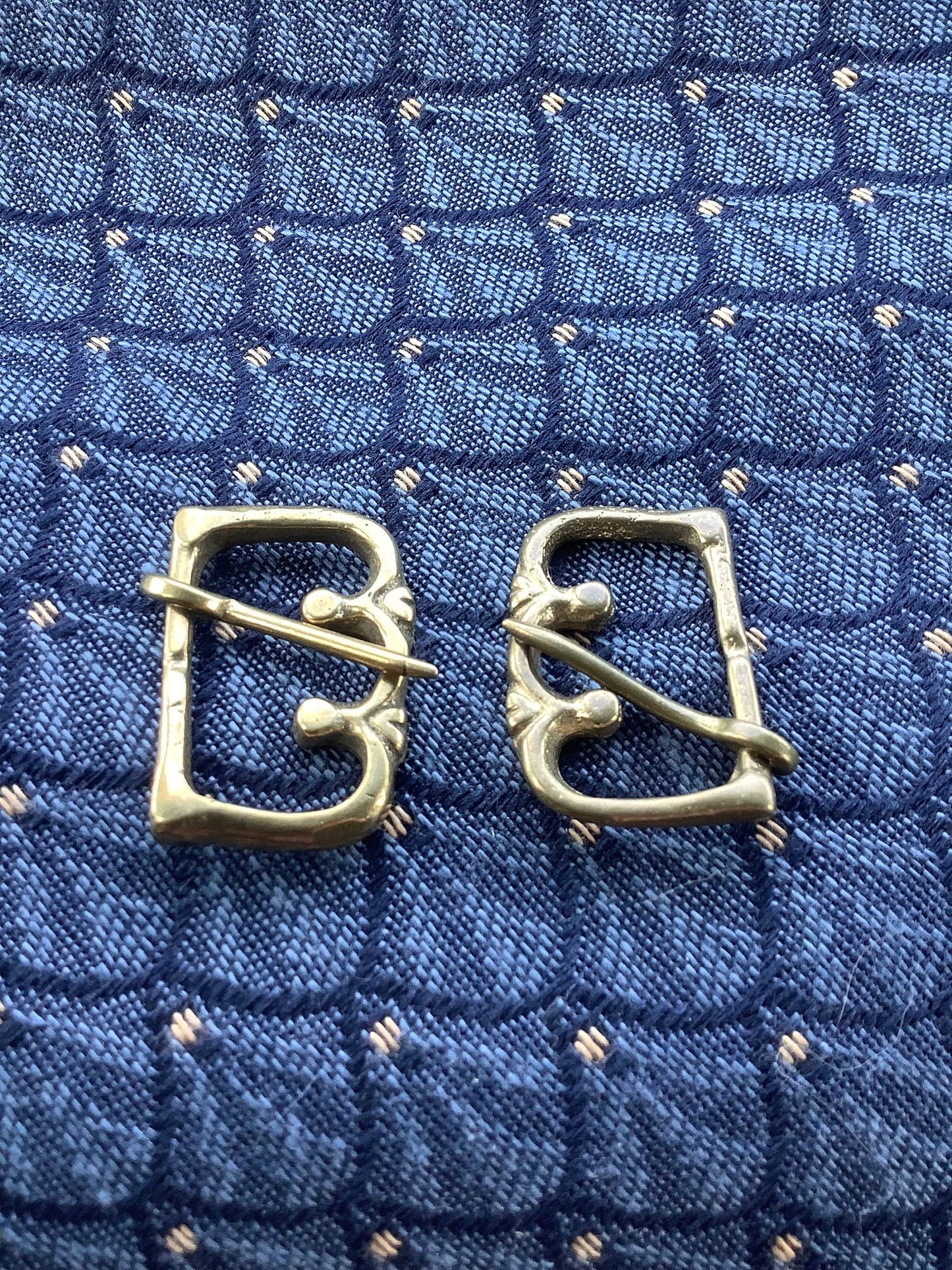 Boucle médiévale avec deux boutons - petite (lot de 2)