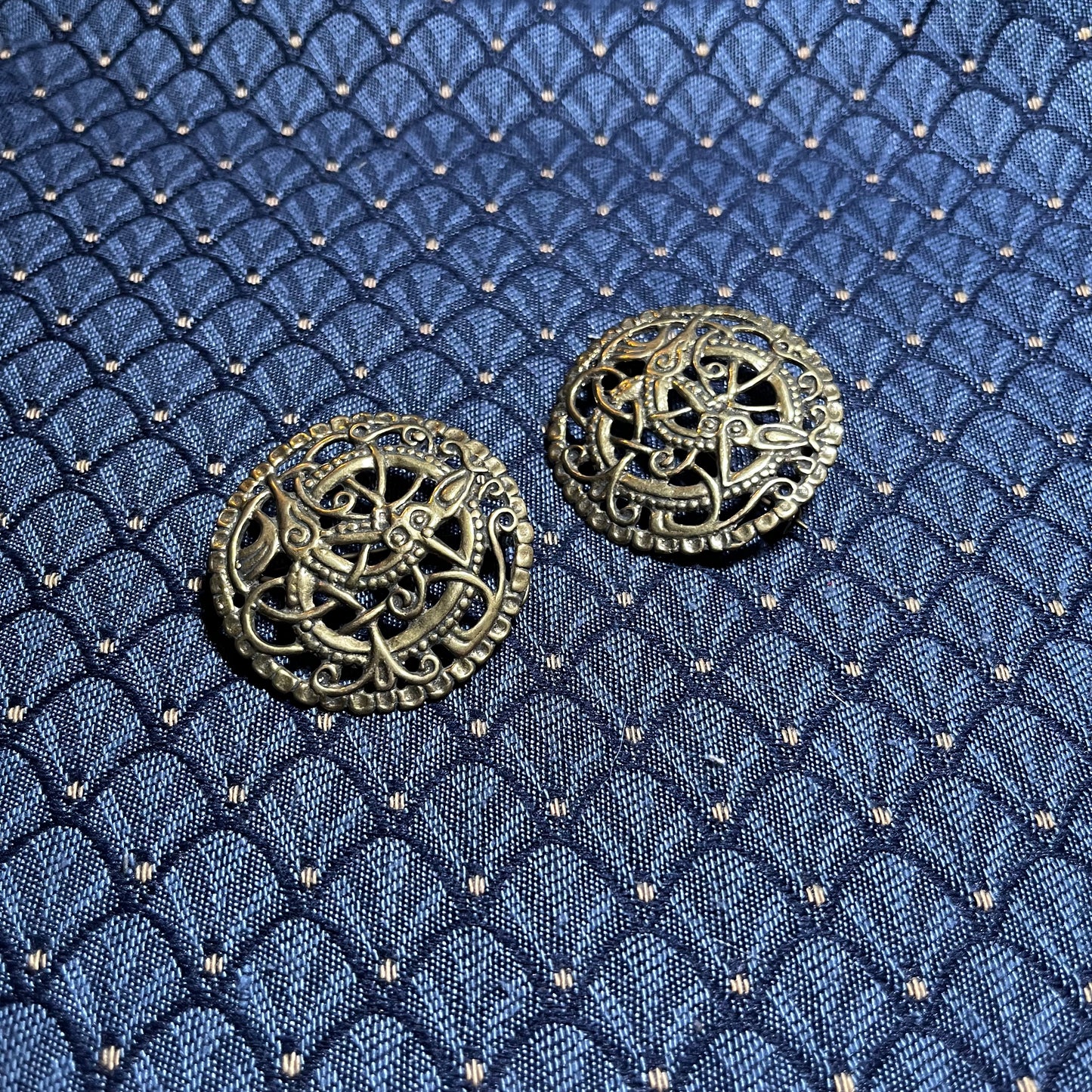 5 cm Viking Disc Urnes-style Brooches (set of 2) - Replica of Pitney Brooch