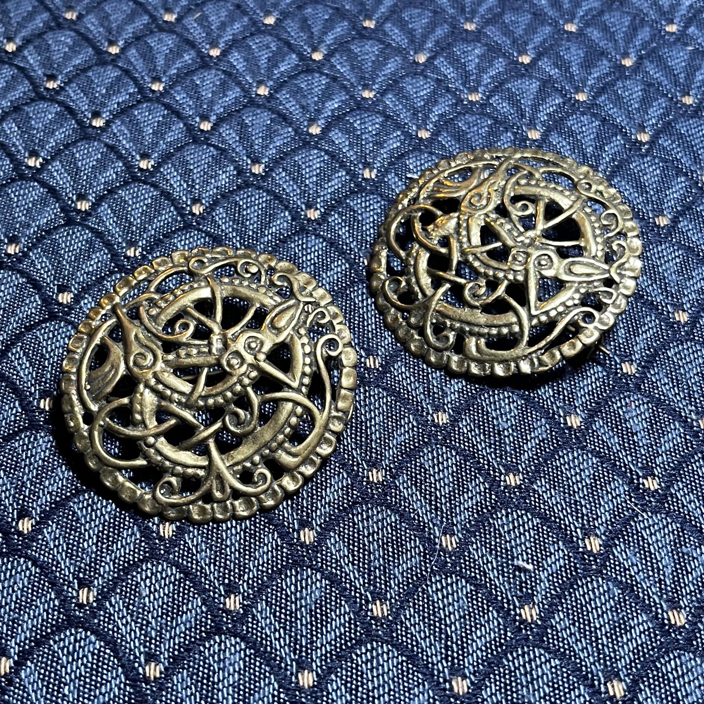 5 cm Viking Disc Urnes-style Brooches (set of 2) - Replica of Pitney Brooch