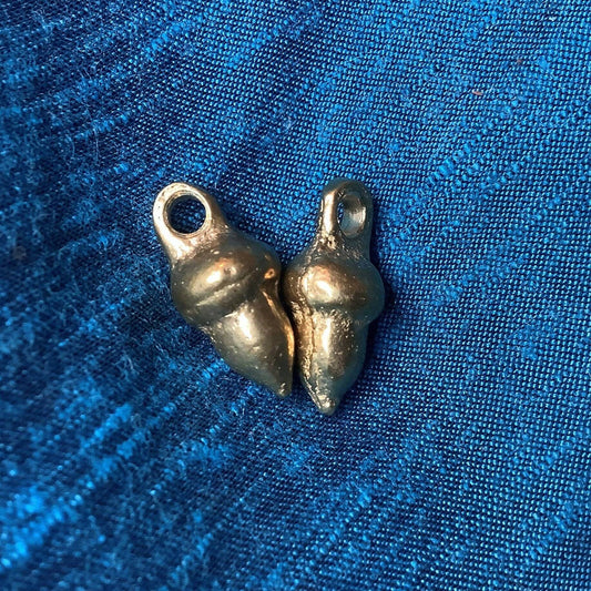Brass Acorn Buttons (set of4)