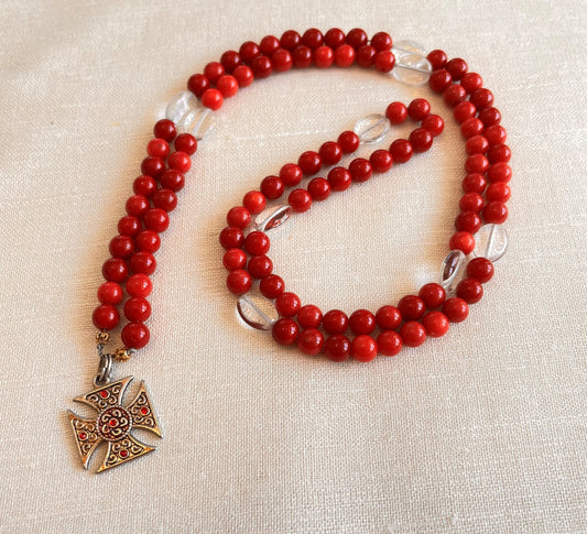 Paternoster de corail rouge avec croix de Malte